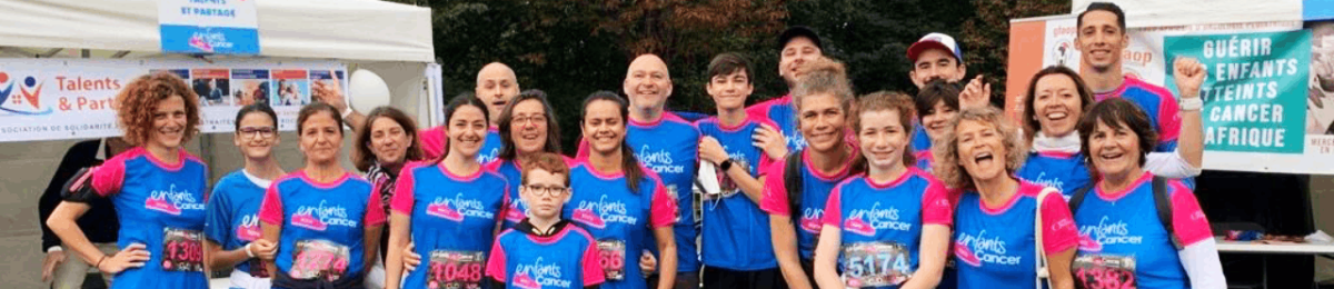 Photographie de nos collaborateurs et collaboratrices lors de leur participation à une course solidaire "Enfants sans cancer", organisée par l'association Imagine for Margo.