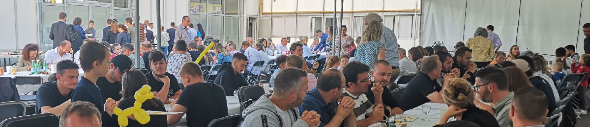 Photographie de nos collaborateurs du siège lors de la journée festive du 06 juillet 2022.
